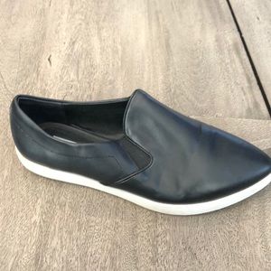 Steve Madden slip on Leather sneaker